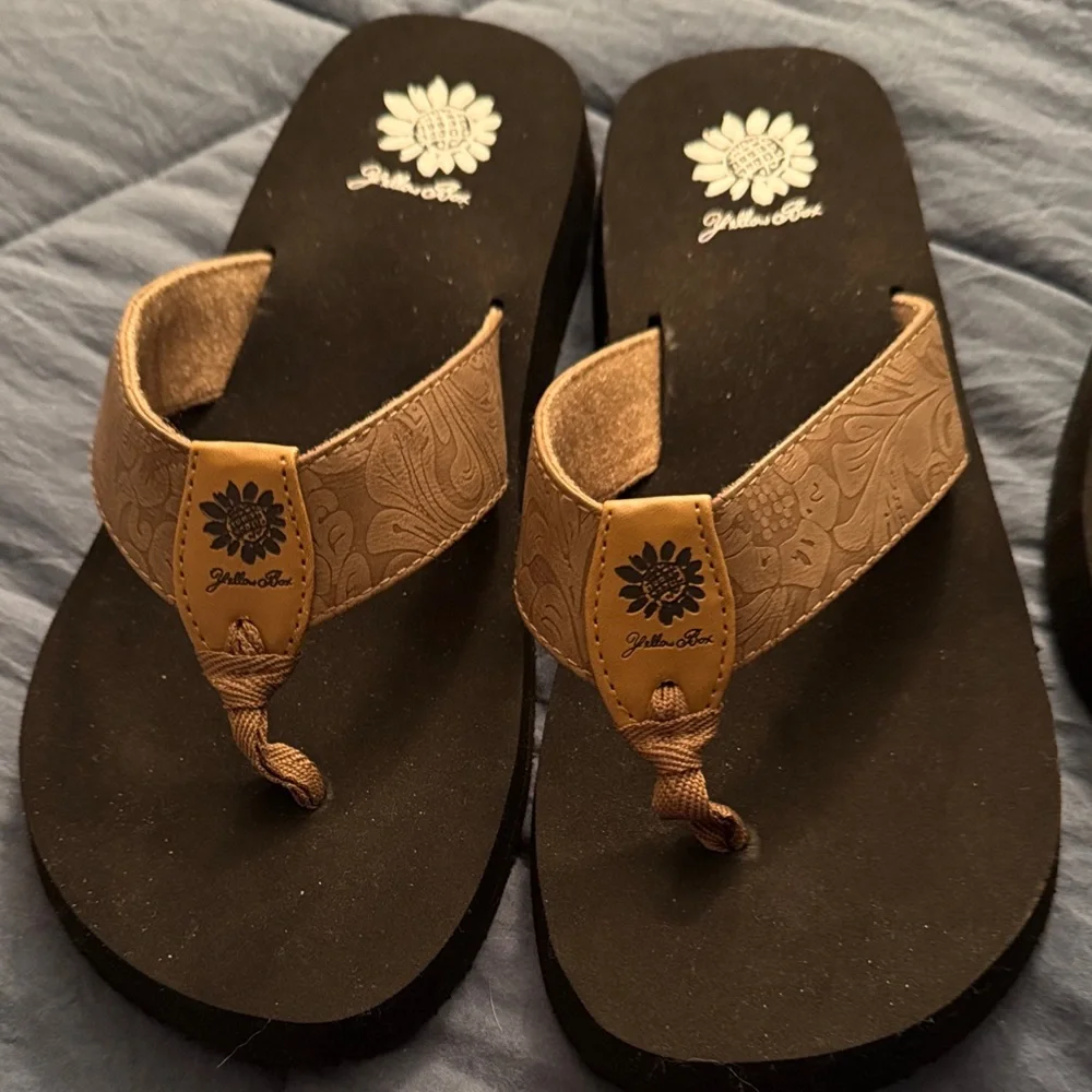 Yellow box  Brown and Blue Sandal Duo - Picture 8 of 8
